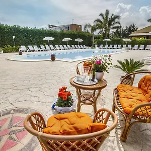 Vacanze Paradise Vicino Cefalu Piscina Aperta Vakantiehuis Campofelice Di Roccella